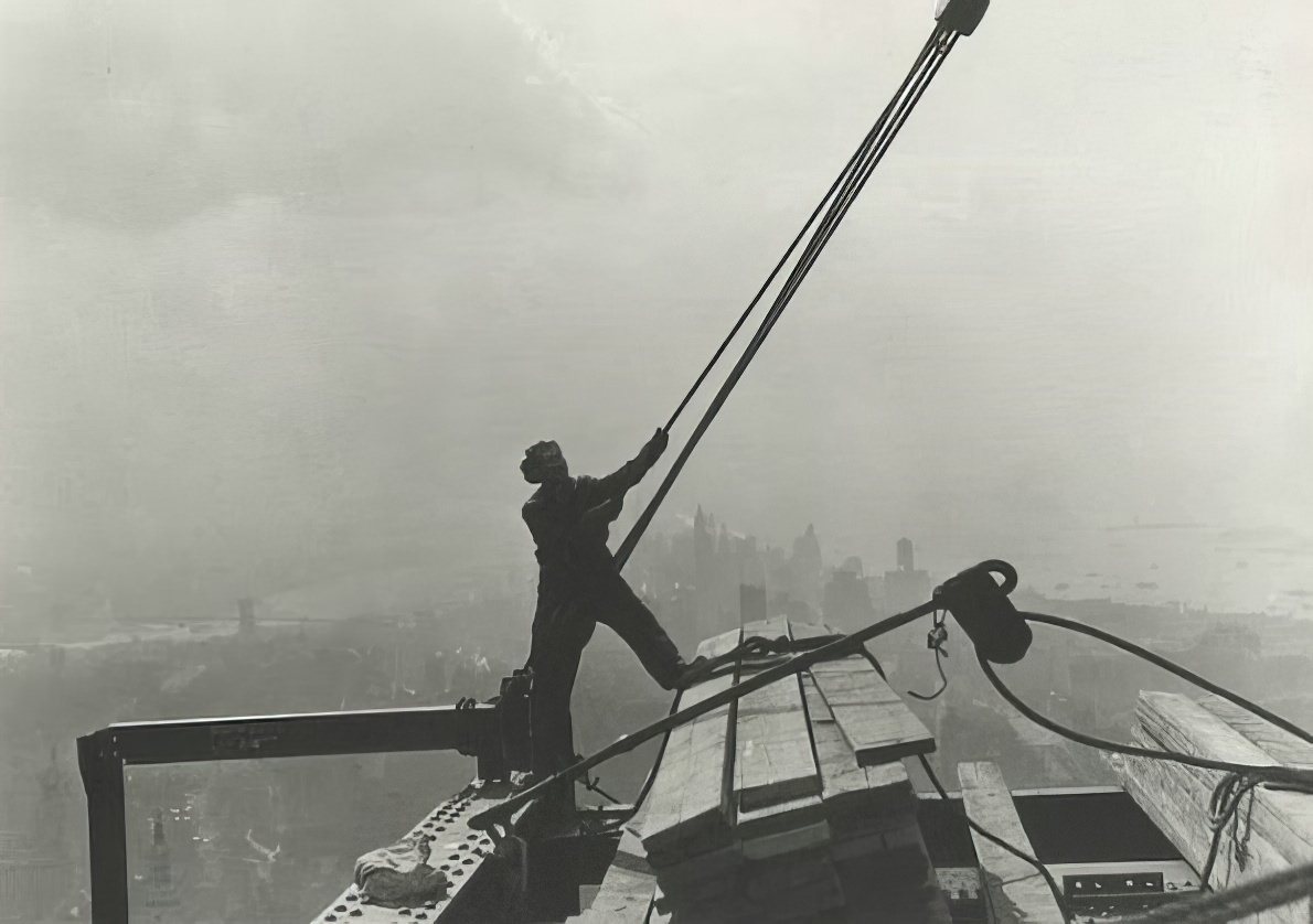 Historical Photos Show the Construction of Empire State Building in NYC, 1930s
