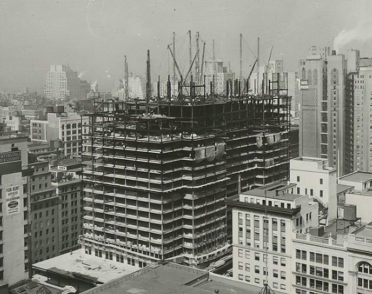 Historical Photos Show the Construction of Empire State Building in NYC, 1930s