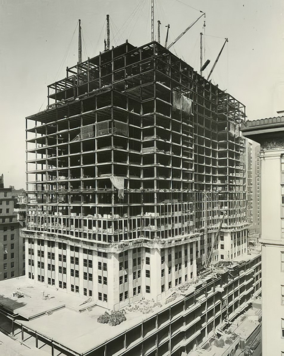 Historical Photos Show the Construction of Empire State Building in NYC, 1930s