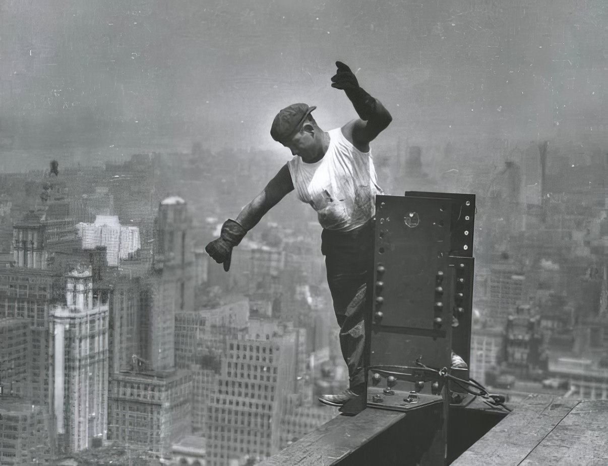 Historical Photos Show the Construction of Empire State Building in NYC, 1930s