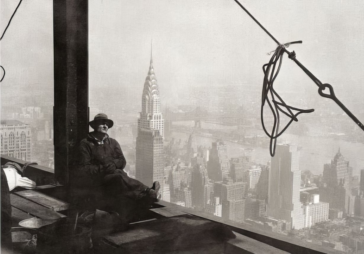 Historical Photos Show the Construction of Empire State Building in NYC, 1930s