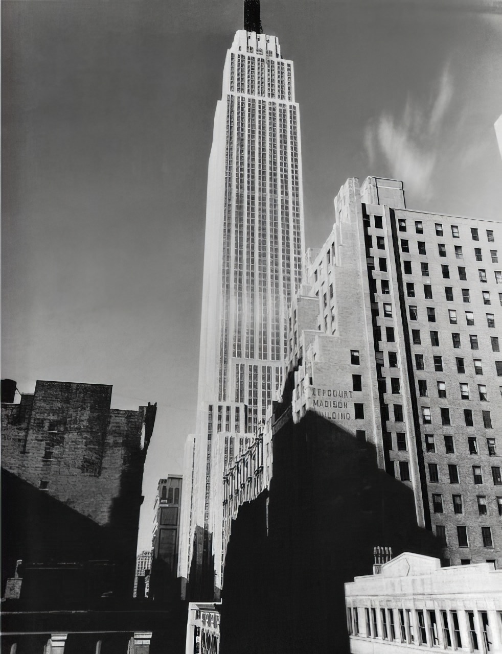 Historical Photos Show the Construction of Empire State Building in NYC, 1930s