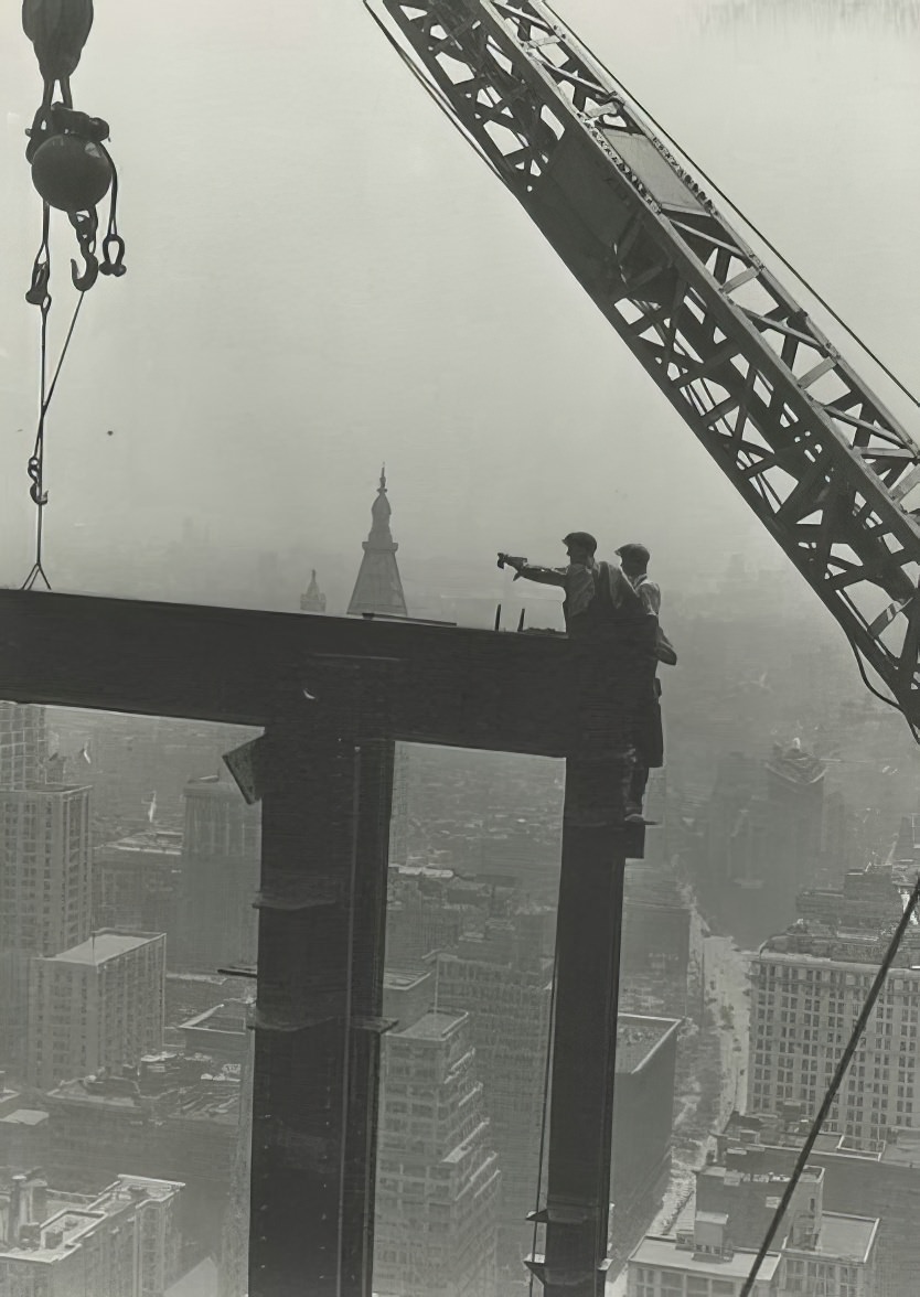 Historical Photos Show the Construction of Empire State Building in NYC, 1930s