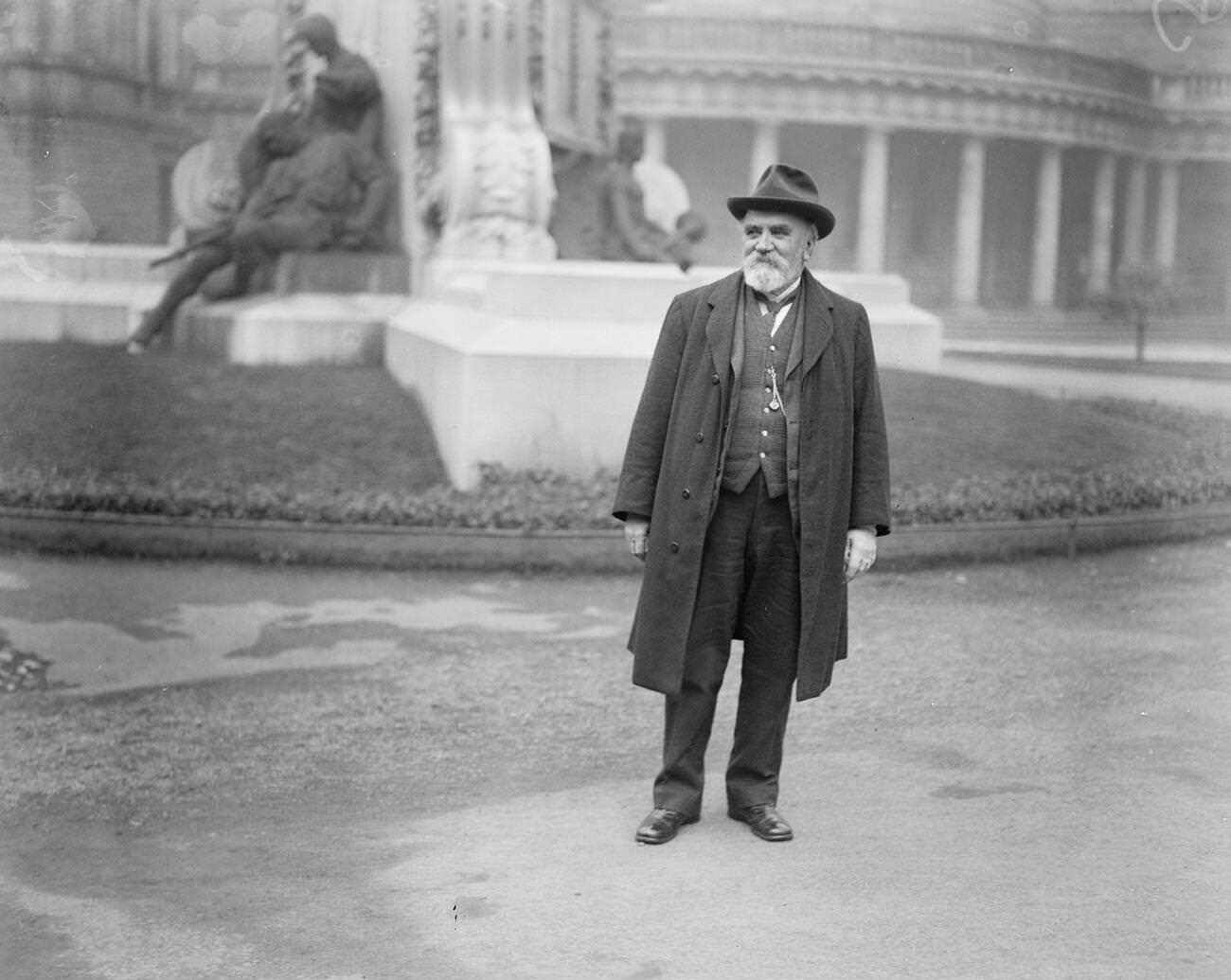 The first meeting of the Irish Free State Senate in Dublin with Sir John Griffiths arriving, 1922.