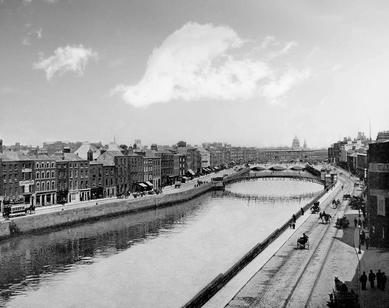 The quays along the River Liffey in Dunlin.