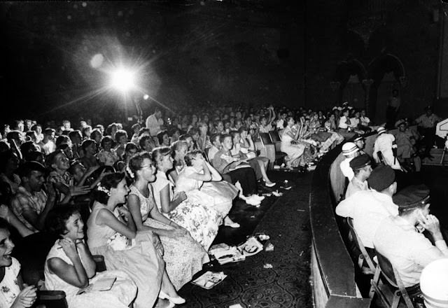 Collapsing, Crying, and Screaming: Teenage Fan Girls at Elvis Presley Concerts in the 1950s