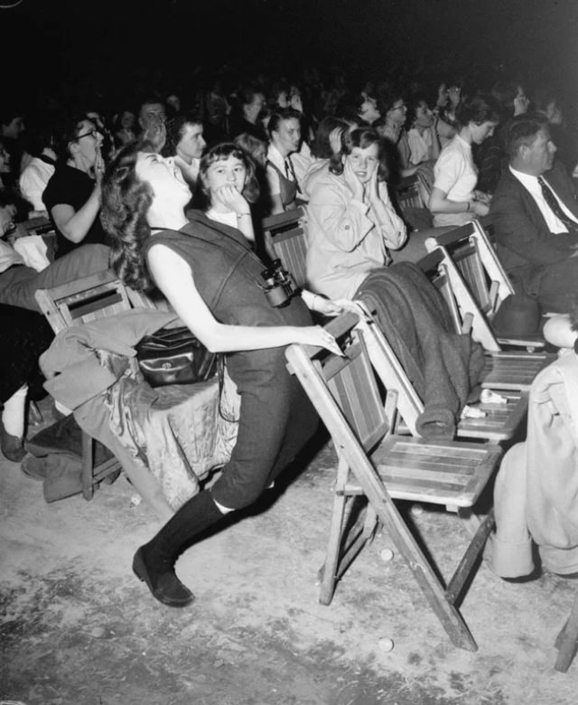 Collapsing, Crying, and Screaming: Teenage Fan Girls at Elvis Presley Concerts in the 1950s