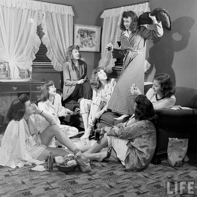 Stunning Vintage Photos of High School Teenagers in Des Moines, Iowa, 1947