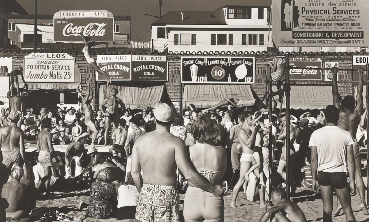Sunshine and Shadows: Los Angeles Life Through Max Yavno's Lens in the 1940s