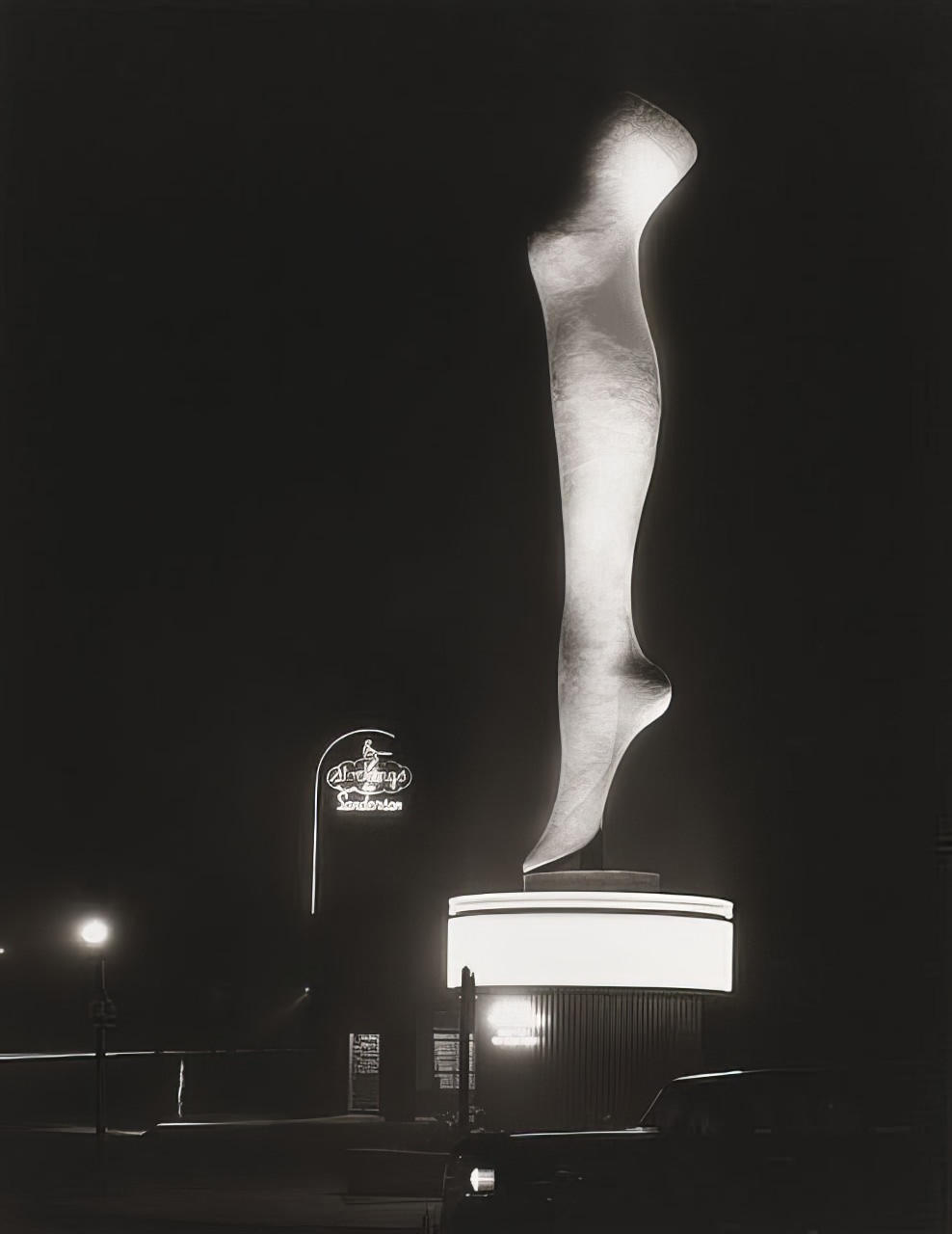 Sunshine and Shadows: Los Angeles Life Through Max Yavno's Lens in the 1940s