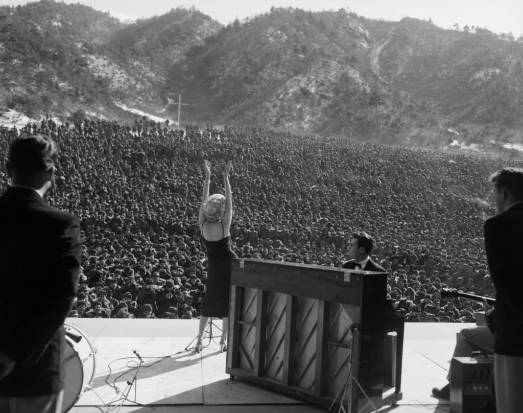 When Marilyn Monroe Visited Korea in 1954 to Entertain the U.S. Troops