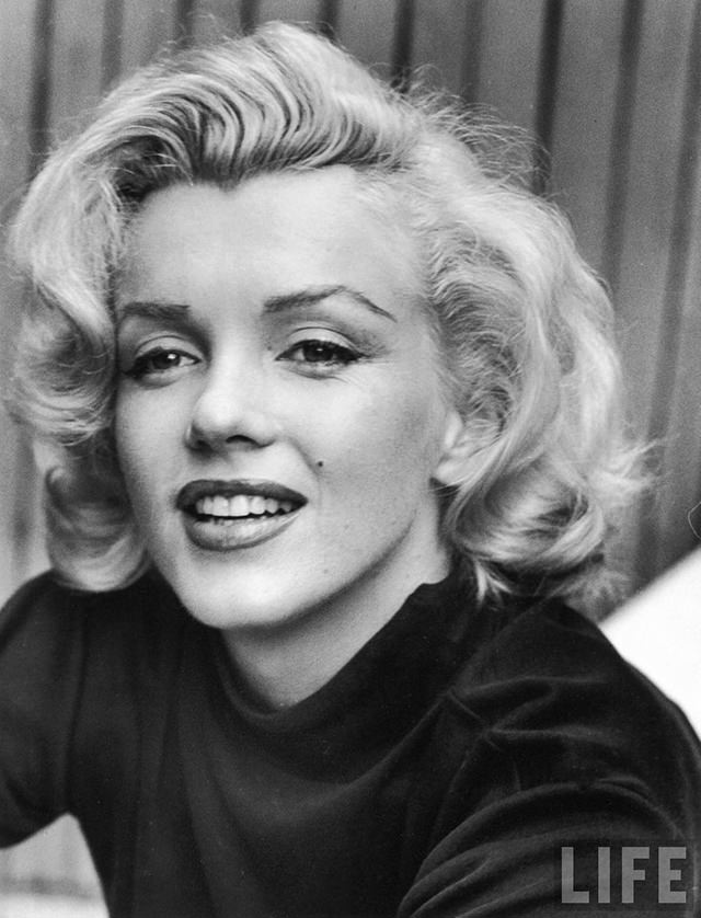 Marilyn Monroe at Home: A Glimpse into the Private Life of an Icon, 1953
