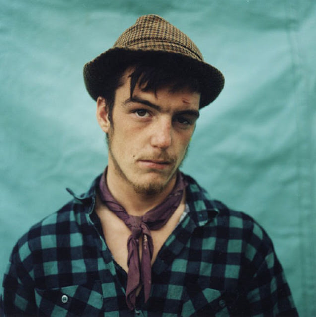A Glimpse into the Lives of Modern Gypsies in 1986 through Vintage Photos