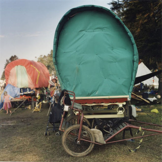 A Glimpse into the Lives of Modern Gypsies in 1986 through Vintage Photos