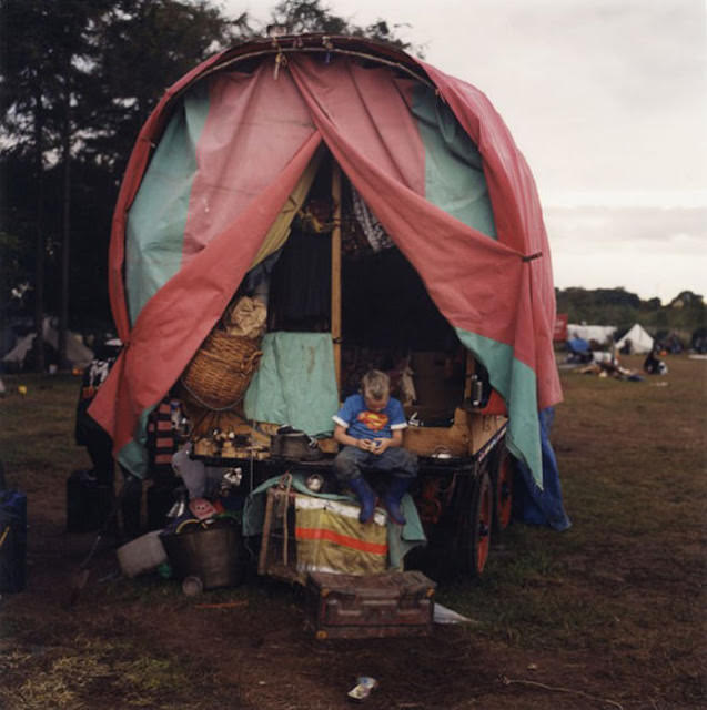 A Glimpse into the Lives of Modern Gypsies in 1986 through Vintage Photos