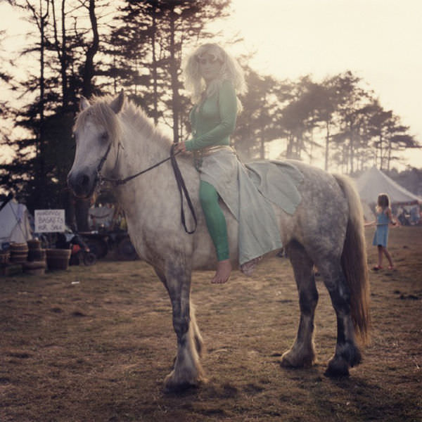 A Glimpse into the Lives of Modern Gypsies in 1986 through Vintage Photos