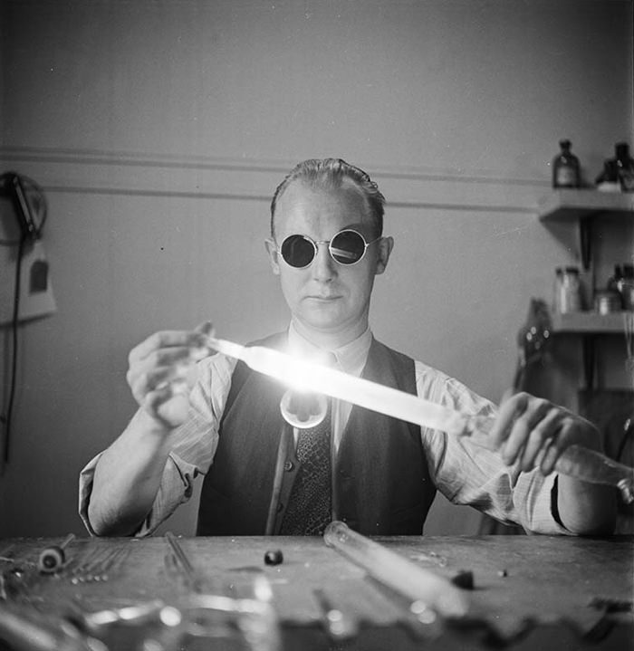 A laboratory at Columbia University, 1948.