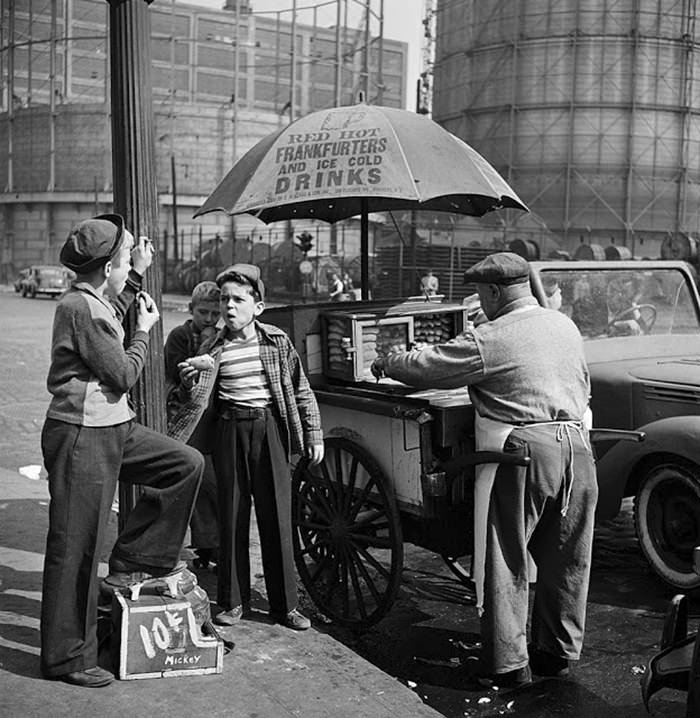Shoe shine boys, 1947.