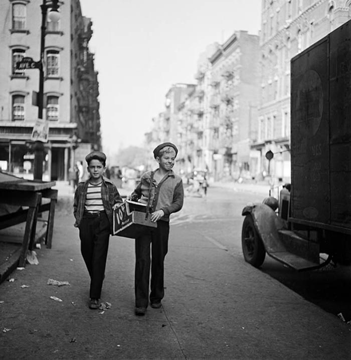 Shoe shine boys, 1947.