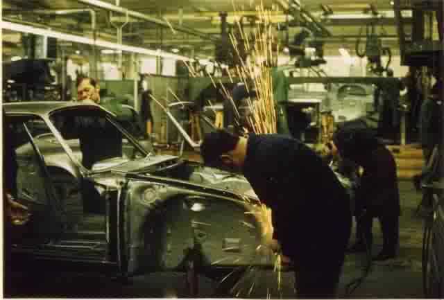 A Photographic Tour of the Porsche Factory in the Early 1970s