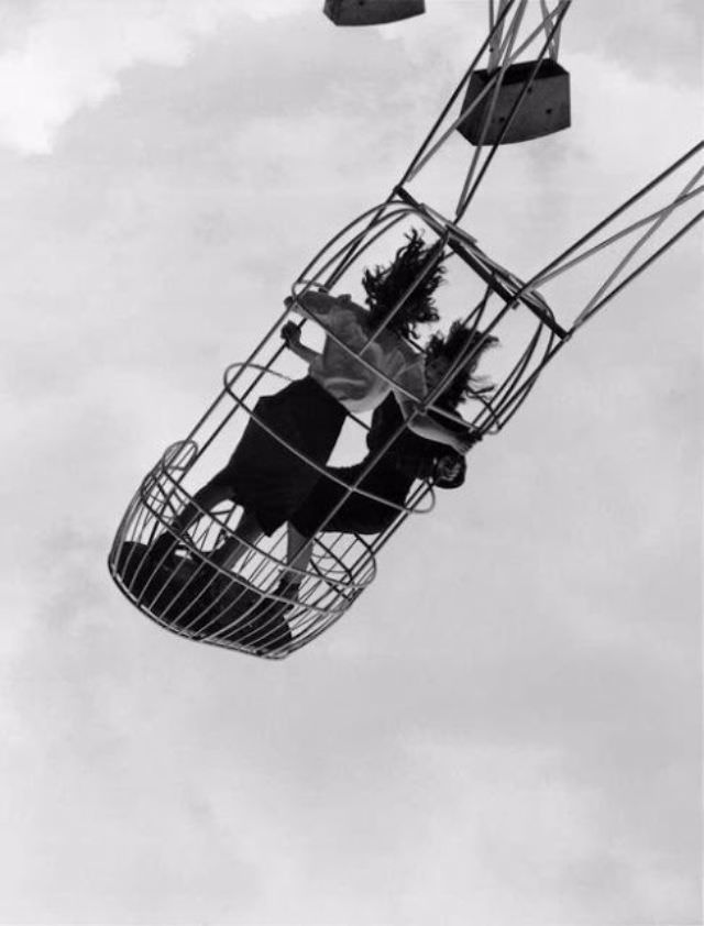 The Street Life of Postwar Paris through the Lens of Izraelis Bidermanas