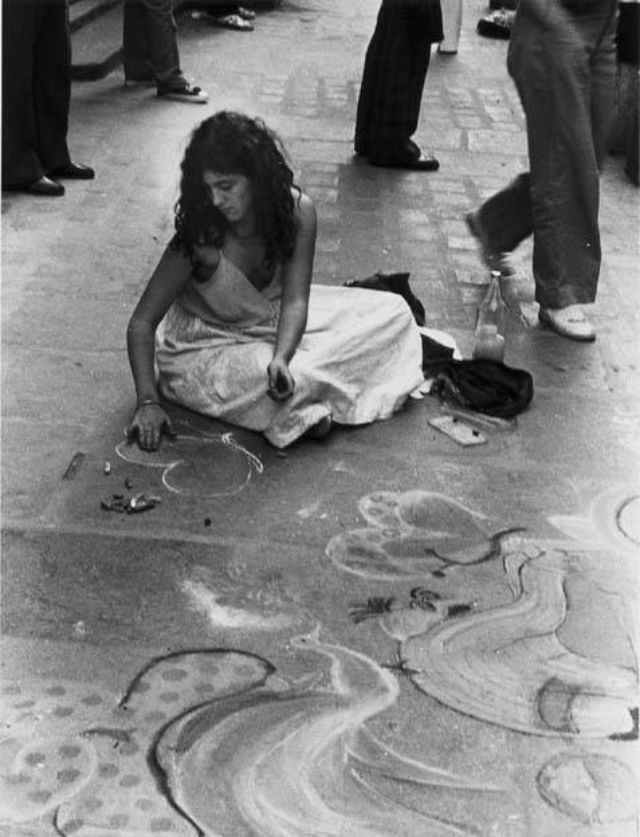 The Street Life of Postwar Paris through the Lens of Izraelis Bidermanas