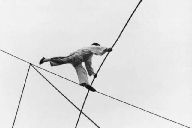 The Street Life of Postwar Paris through the Lens of Izraelis Bidermanas