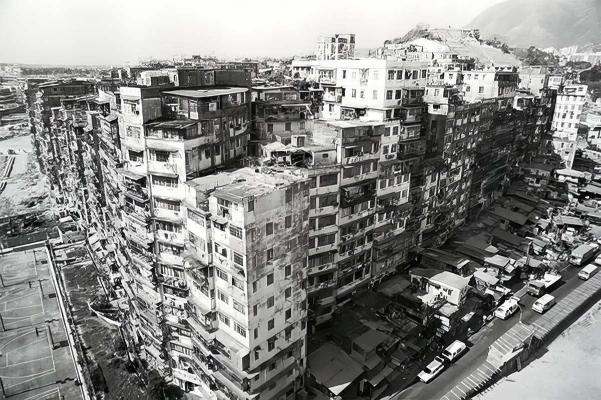 The Kowloon Walled City: A Historical and Visual Exploration of an Urban Anomaly