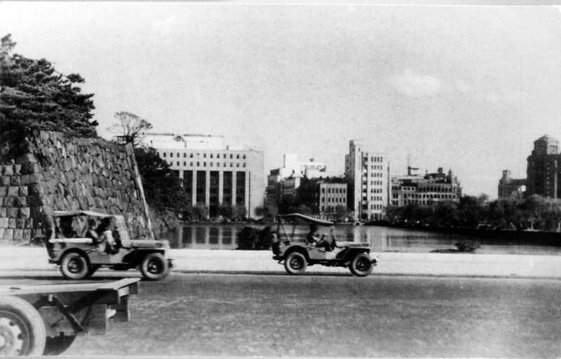 Jeeps in front of the Dai-Ichi Building, 1940s.