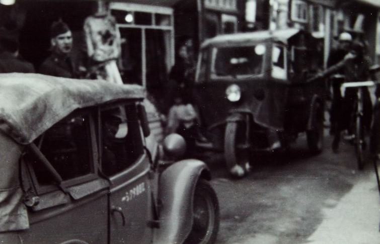 Traffic jam, 1940s.