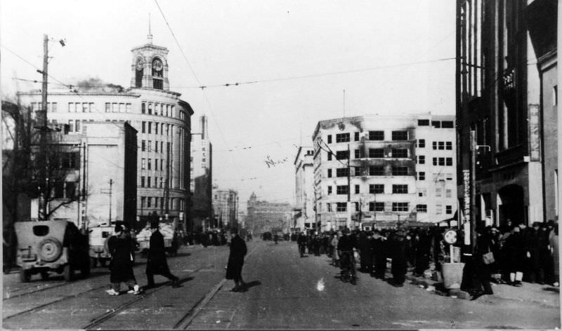 Street scenes of Ginza, 1940s.