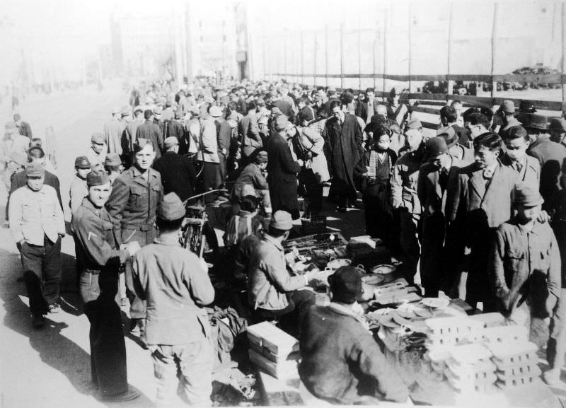 An open-air market in Tokyo, 1940s.