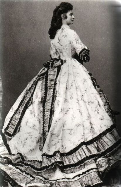Victorian Ladies: A Fashionable Journey Through the Late 1800s
