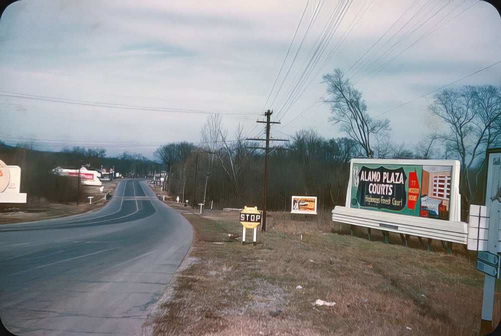 Neon Dreams and Painted Promises: Vintage Nashville Signs in the 1940s