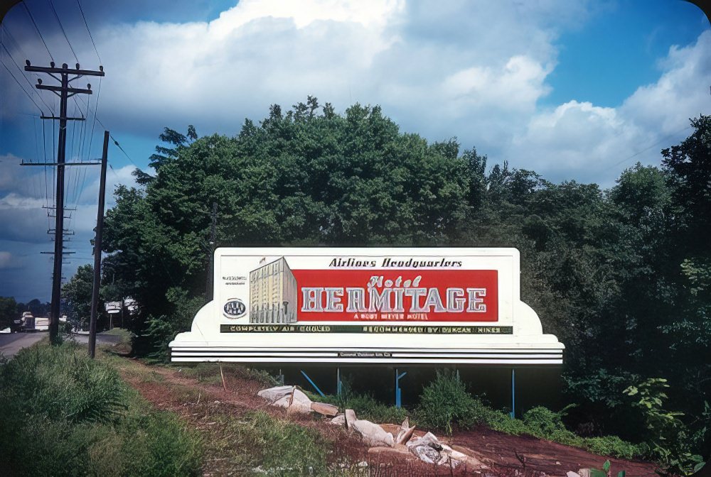 Neon Dreams and Painted Promises: Vintage Nashville Signs in the 1940s