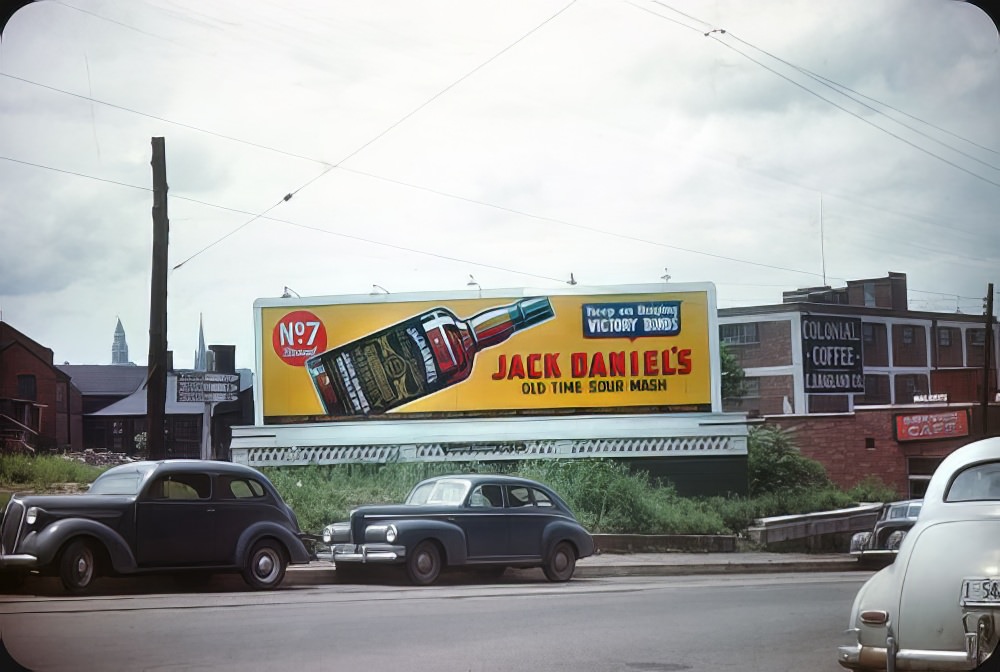 Neon Dreams and Painted Promises: Vintage Nashville Signs in the 1940s