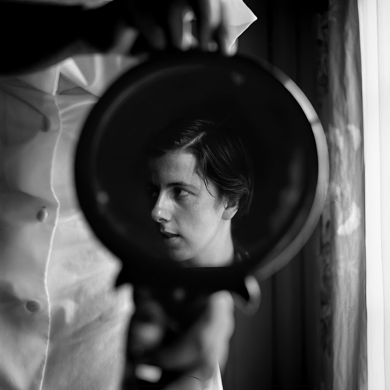 Stunning and Creative Self-Portraits by Vivian Maier that Redefine the Selfie