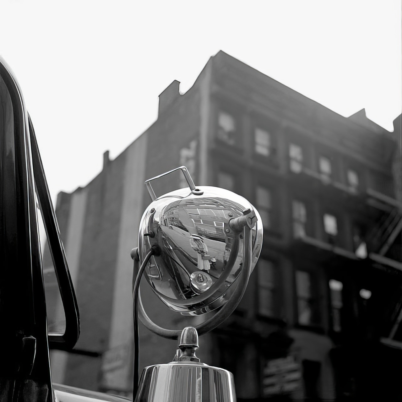 Stunning and Creative Self-Portraits by Vivian Maier that Redefine the Selfie