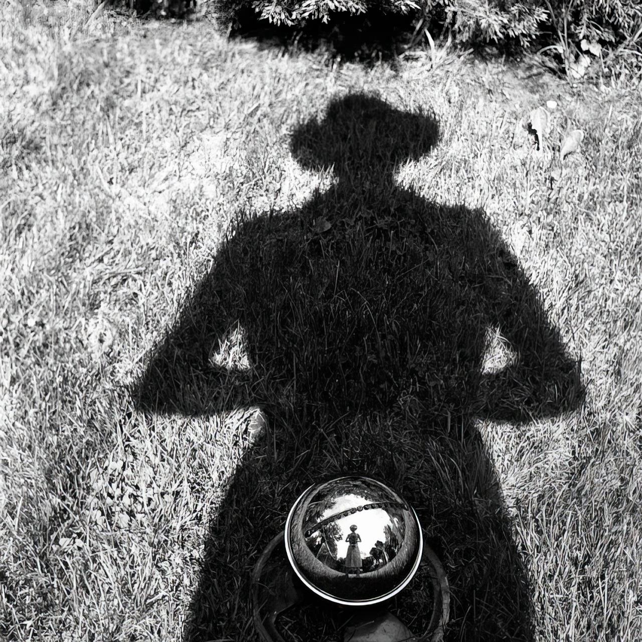 Stunning and Creative Self-Portraits by Vivian Maier that Redefine the Selfie