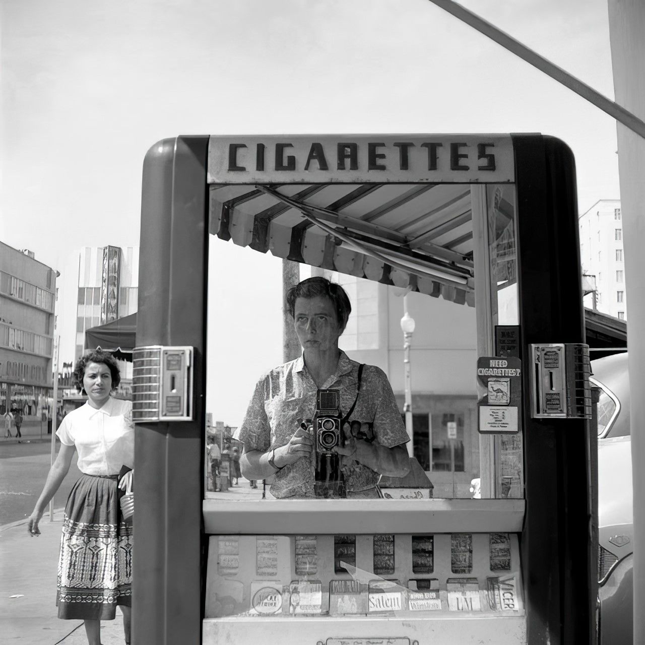 Stunning and Creative Self-Portraits by Vivian Maier that Redefine the Selfie