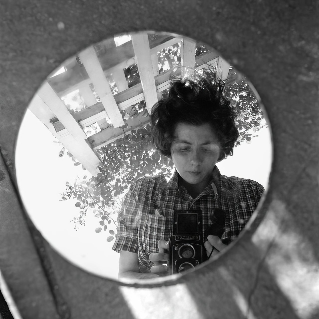 Stunning and Creative Self-Portraits by Vivian Maier that Redefine the Selfie
