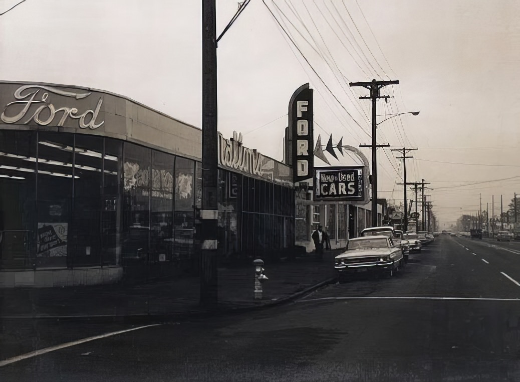 A Photographic Journey Through 1960s Washington Signs