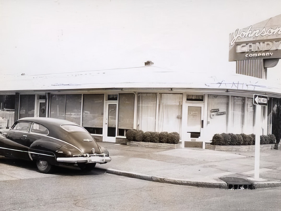 A Photographic Journey Through 1960s Washington Signs