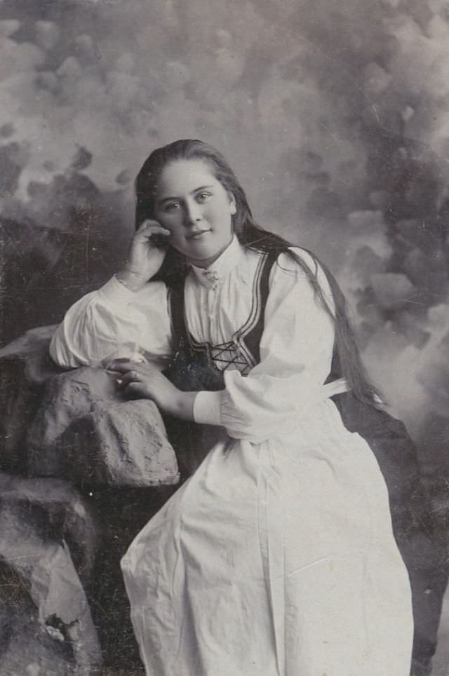Norwegian girl, Trondhjem, Norway studio
