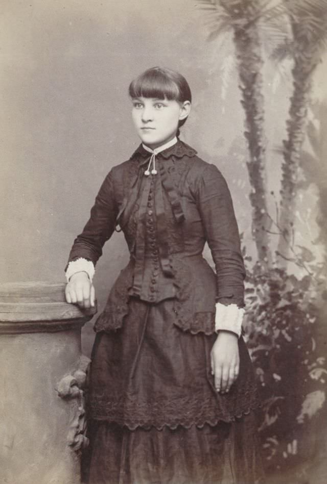 On the reverse “Annie Johnson”, G.H. Young studio, Chicago