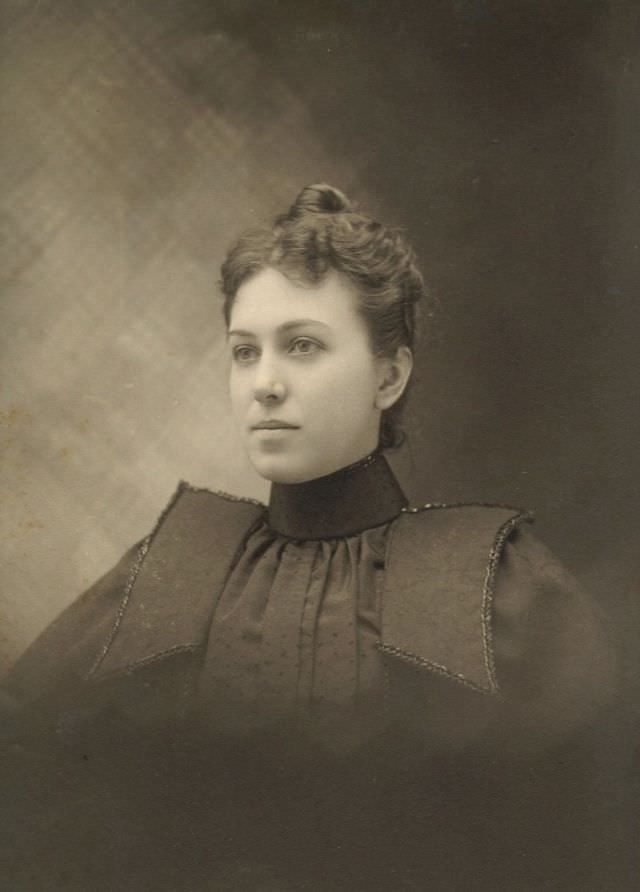Woman in black, Omaha, Nebraska studio
