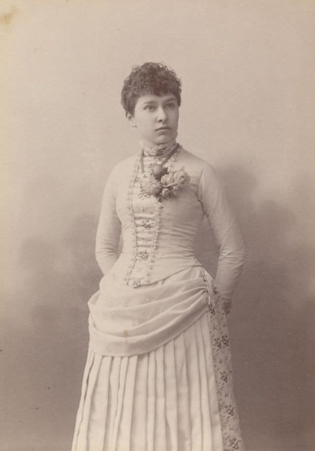 Lady in white, San Francisco, California