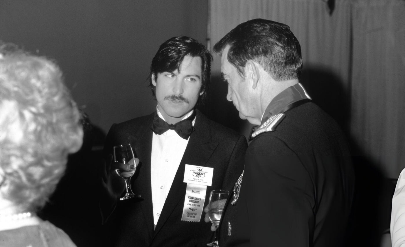Steve Jobs chats with a general at the Academy of Achievement Golden Plate Awards, 1982.