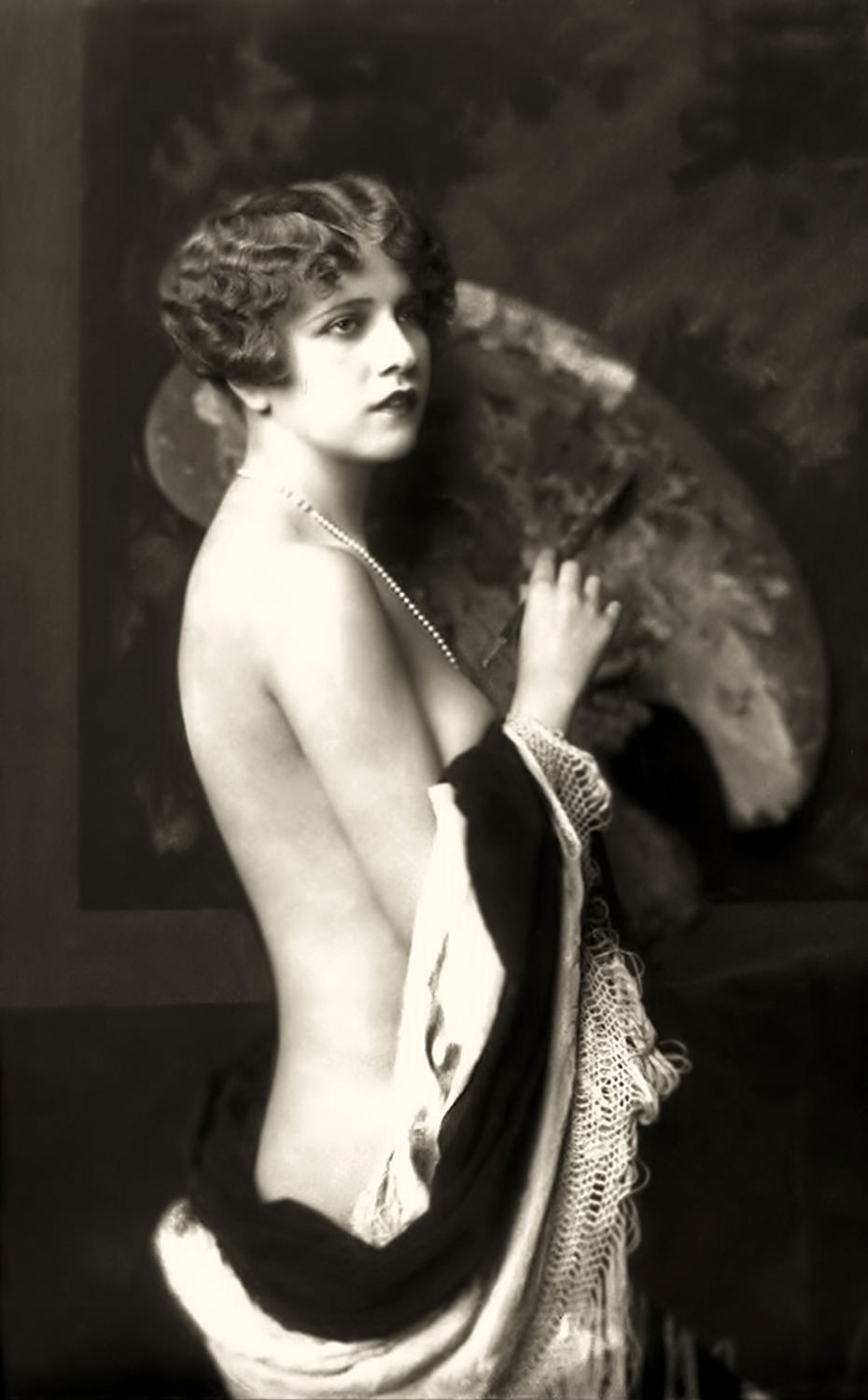 The Anonymous Enchantresses of the Ziegfeld Follies: A Photographic Journey through Time with Alfred Cheney Johnston