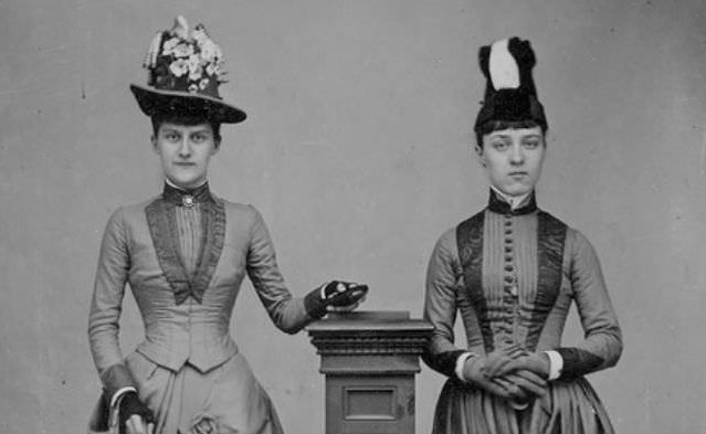 Victorian Ladies Fashion late 1800s